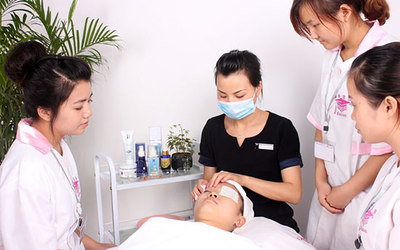 美容院管理秘籍 做到這四點(diǎn)，輕松穩(wěn)住核心員工